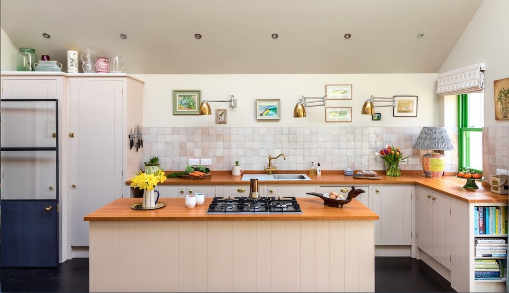 West London family  | Island with cooker | Interior Designers